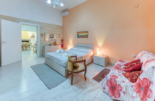 Giurdignano Apartment | Apartment 'Casa Vacanze Vicino A Otranto' with Private Terrace and Air Conditioning