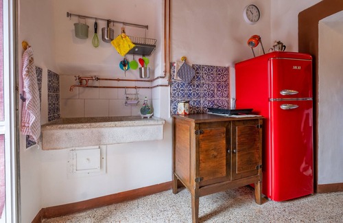 Vitorchiano Apartment | Apartment "Casetta dei Nonni" with Balcony & Wi-Fi