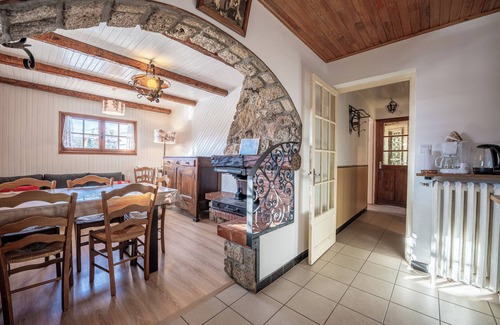 Albiez-le-Vieux Apartment | Apartment 'Chalet -Les Aiguilles- Rdc' with Mountain View, Terrace and Garden