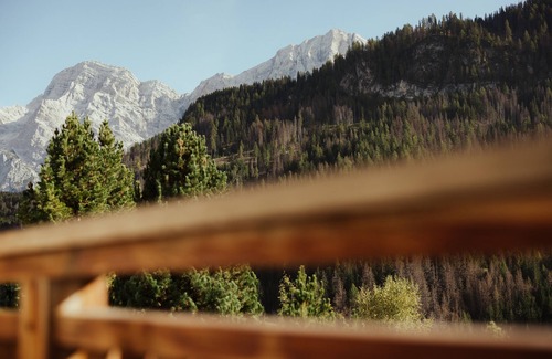 San Genesio Apartment | Apartment 'Chalet La Flüta Arnica' with Mountain View, Shared Garden and Wi-Fi