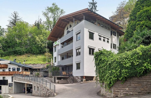Schenna Apartment | Apartment 'Comfort 6' with Mountain View, Shared Terrace and Wi-Fi