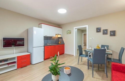 Mali Maj House | Apartment Complex Irena with Pool