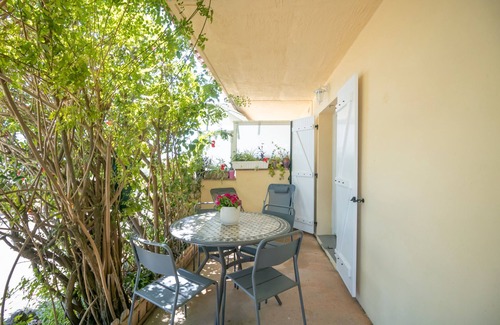 Serra-di-Ferro Apartment | Apartment 'Corse' with Balcony and Wi-Fi