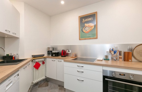 La Baule-Escoublac Apartment | Apartment 'Des Dryades, Cosy 60m2' with Shared Pool, Balcony and Wi-Fi