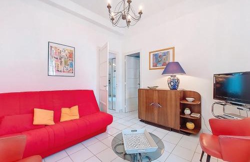 Pontaillac Apartment | Apartment de la Plage et d'Angleterre by Interhome
