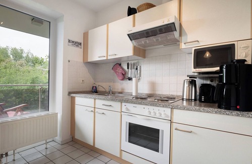 Wremen Apartment | Apartment 'Wurster Nordseeküste' with Balcony and Wi-Fi