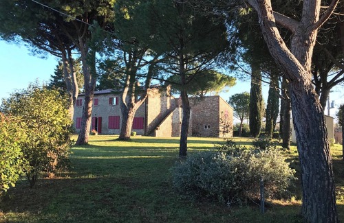 Bibbona Apartment | Apartment 'Di Mezzo' with Shared Garden and Wi-Fi