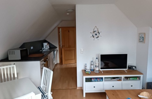 Ostseebad Prerow Apartment | Apartment 'Die Blaue Lagune, Hinter Den Dünen' with Balcony and Wi-Fi