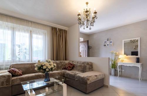 Pozzo Faceto Apartment | Apartment "Dimora di Luce" with Sea View, Garden & Wi-Fi
