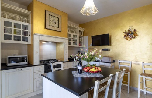 Pozzo Faceto Apartment | Apartment "Dimora di Luce" with Sea View, Garden & Wi-Fi