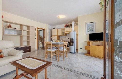 Ponte Arche Apartment | Apartment 'Dimora Fucine 33 - Casa Doppia' with Mountain View, Balcony and Wi-Fi