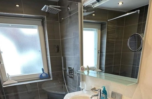 Reichenau Apartment | Apartment directly on the lake can be booked for 2 people