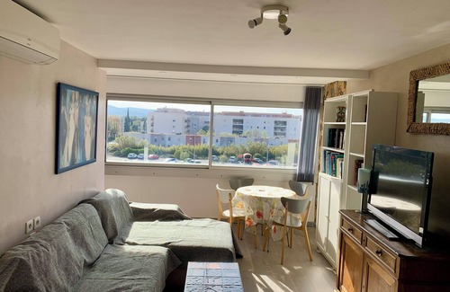 Le Lavandou Apartment | Apartment downtown Le Lavandou 350 m from the beach