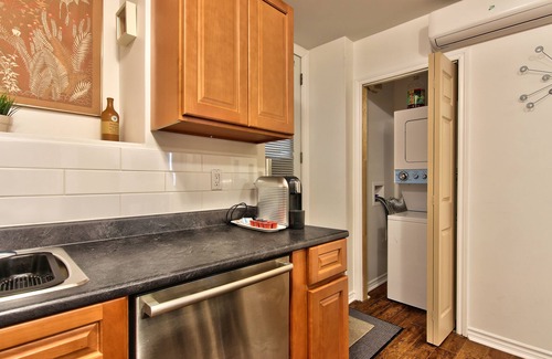 Chinatown Apartment | Apartment downtown Montreal #1Hn