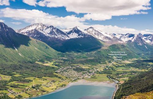 Isfjorden Apartment | Apartment Dreamvalley