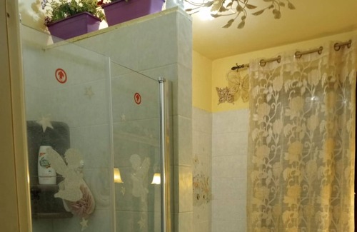 Santa Maria del Giudice Apartment | Apartment 'Due Cuori E Una Capanna Lucca' with Mountain View, Private Garden and Air Conditioning