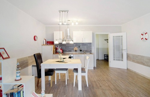 Borkum Apartment | Apartment 'Dünenrose' with Wi-Fi
