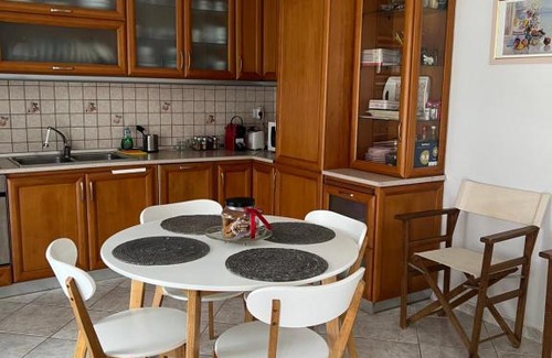 Nea Peramos Apartment | Apartment Efi