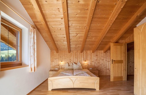 Moso in Passiria Apartment | Apartment "Egarthof Ferienwohnung Edelweiss" with Mountain View, Wi-Fi, Balcony & Garden