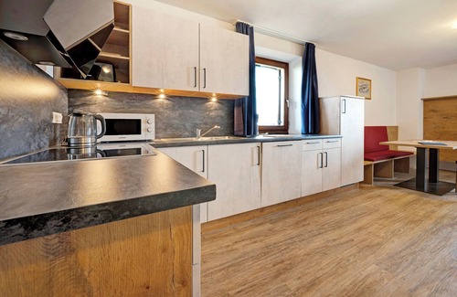 Maranza Apartment | Apartment 'Eidechsspitz' with Mountain View, Shared Terrace and Wi-Fi