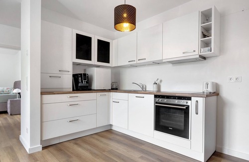 Eidelstedt Apartment | Apartment 'Eidelstedt Zentrale Lage' with Balcony and Wi-Fi