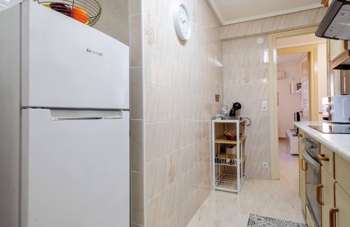 Caspe Apartment | Apartment 'El Compromiso' with Balcony, Wi-Fi and Air Conditioning