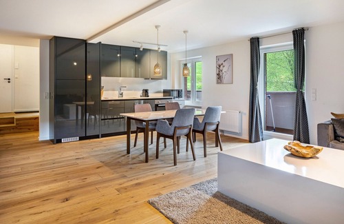 Hofsgrund Apartment | Apartment 'Elgit's Bergblick' with Mountain View, Shared Garden and Wi-Fi