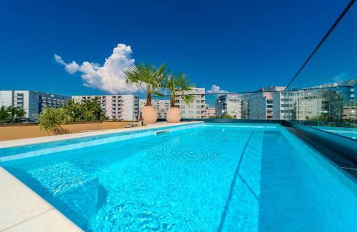 Novi Zagreb Apartment | Apartment EMMA Platinum with heated pool, jacuzzi and sauna