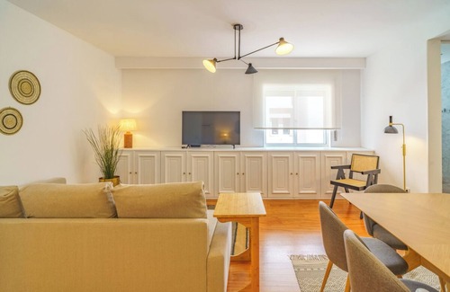 Centro / Baixa Villa | Apartment Enzo - Three Bedroom Villa, Sleeps 8