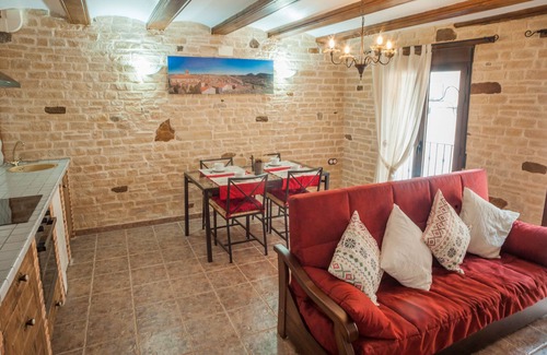 La Mata de los Olmos Apartment | Apartment 'Ejulve' with Wi-Fi