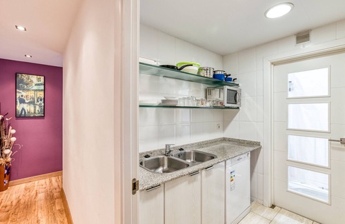 Sant Antoni de Calonge Apartment | Apartment 'Calonge Beach' with Private Terrace, Balcony and Air Conditioning
