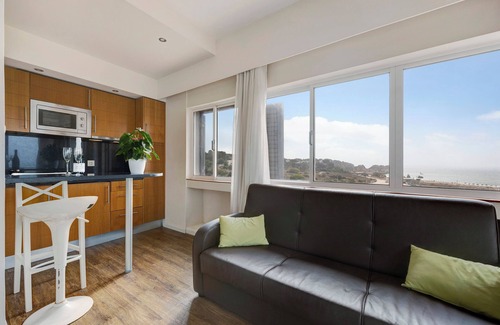 Torralta Apartment | Apartment "Estúdio Superior Mar Atlântico" with Sea View, Pool & Wi-Fi