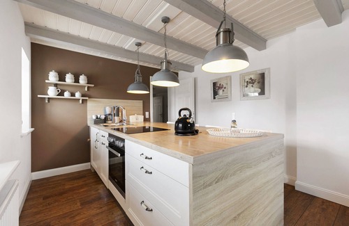 Emmelsbuell-Horsbuell Apartment | Apartment 'Fewo Luzie' with Private Terrace, Shared Garden and Wi-Fi