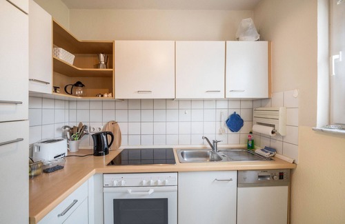 Nienhagen Apartment | Apartment 'Ferienwohnung Strandnähe' with Balcony and Wi-Fi