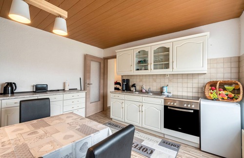 Neussen Apartment | Apartment 'Familie Heiko Schroth' with Wi-Fi