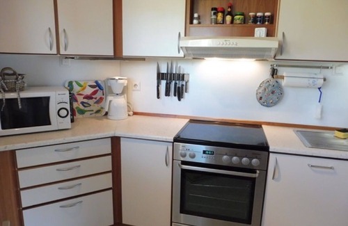 Wesselburenerkoog Apartment | Apartment 'Ferienhaus Ty Glaz' with Shared Terrace, Shared Garden and Wi-Fi