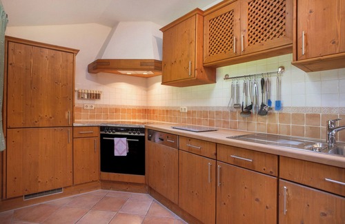 Bad Reichenhall Apartment | Apartment 'Ferienwohnung Alpenrose' with Mountain View, Balcony and Wi-Fi