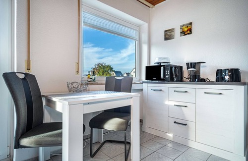 Schnetzenhausen Apartment | Apartment "Ferien am See 9" with Garden & Wi-Fi