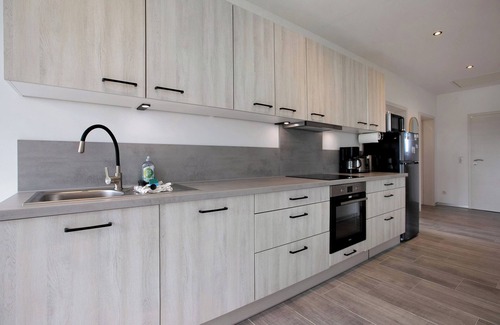 Schulp Apartment | Apartment 'Ferienhaus Flut Oben' with Private Garden, Balcony and Wi-Fi