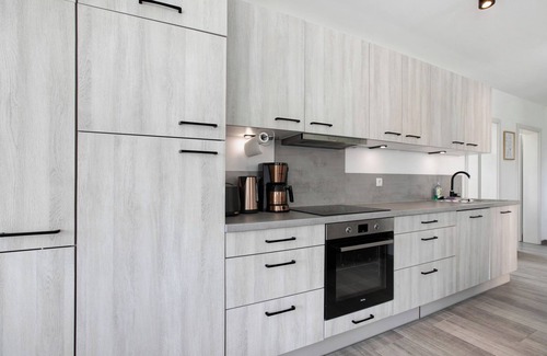 Schulp Apartment | Apartment 'Ferienhaus Flut Unten' with Private Terrace, Private Garden and Wi-Fi