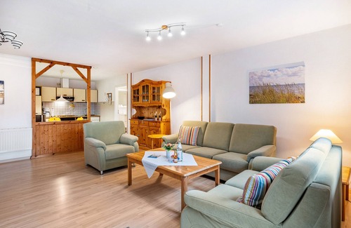 Pellworm Apartment | Apartment 'Ferienhof Paulsen - Seeschwalbe' with Private Terrace and Wi-Fi