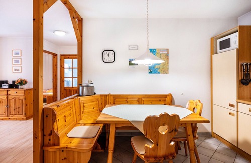 Pellworm Apartment | Apartment 'Ferienhof Paulsen - Seeschwalbe' with Private Terrace and Wi-Fi