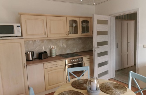 Ueckermuende Apartment | Apartment 'Ferienwohnung Gitti Ueckermünde' with Private Terrace and Wi-Fi