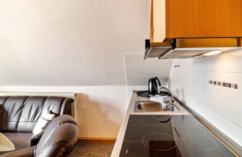 Marienhafe Apartment | Apartment 'Ferienwohnung Karin' with Private Garden and Balcony