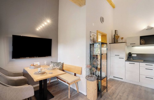 Ruhpolding Apartment | Apartment 'Ferienwohnung Hochfelln' with Mountain View, Shared Terrace and Wi-Fi