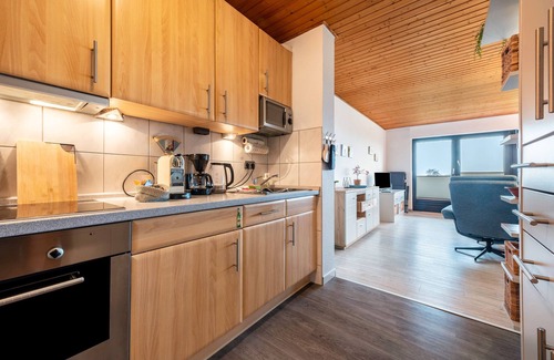 Schillig Apartment | Apartment 'Ferienwohnung 27 Sandbank, 80 Qm' with Sea View, Balcony and Wi-Fi