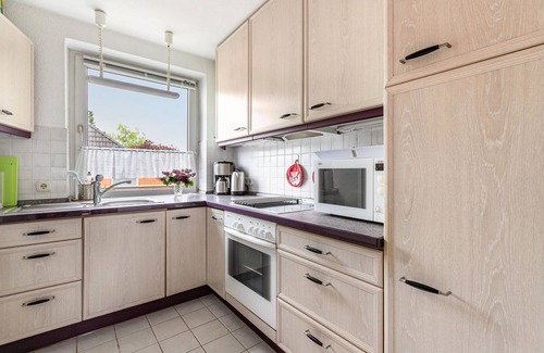 Flensburg Apartment | Apartment 'Ferienwohnung Flensburg Mürwik' with Shared Garden, Balcony and Wi-Fi