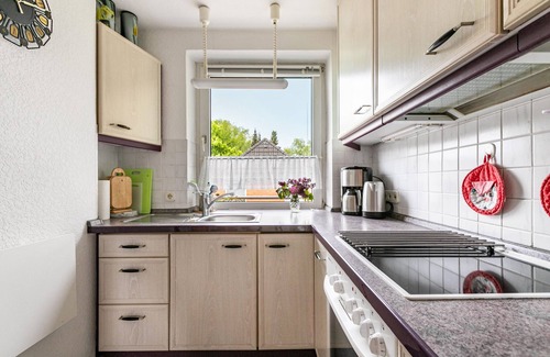 Flensburg Apartment | Apartment 'Ferienwohnung Flensburg Mürwik' with Shared Garden, Balcony and Wi-Fi