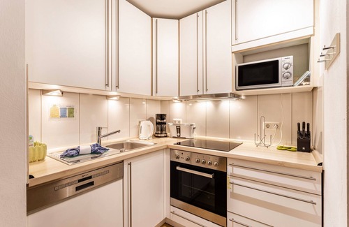 Willingen Apartment | Apartment 'Ferienwohnung Viadukt' with Mountain View, Private Terrace and Wi-Fi