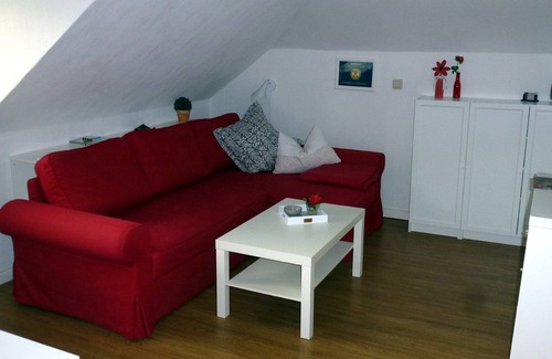 Busdorf Apartment | Apartment 'Ferienwohnung Am Runenstein 7' with Private Terrace, Private Garden and Wi-Fi